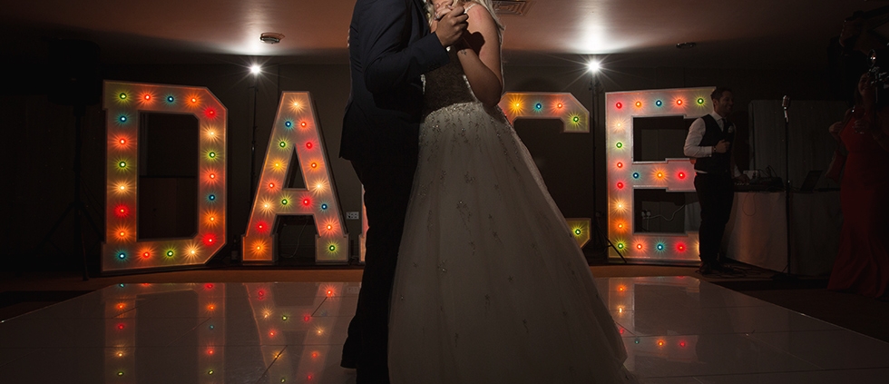 first dance wedding photographs